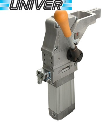 ubm50-may-do-luc-cang-univer.png